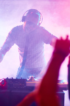 Nightclub 37598107 s 146x219